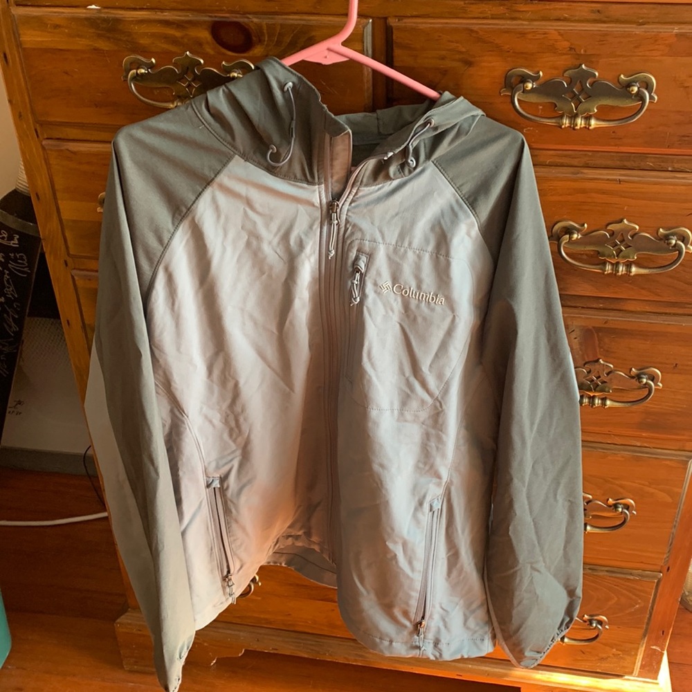 Men’s Columbia hooded jacket